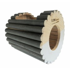 Maison en bois ronde, blanche