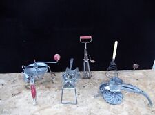 Lot of old vintage kitchen utensils "puree press, moulinex.. See Photos 