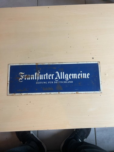 Plaque émaillée - , ou