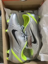 Nike Mercurial Vapor R9 New Edition. UK 7.5