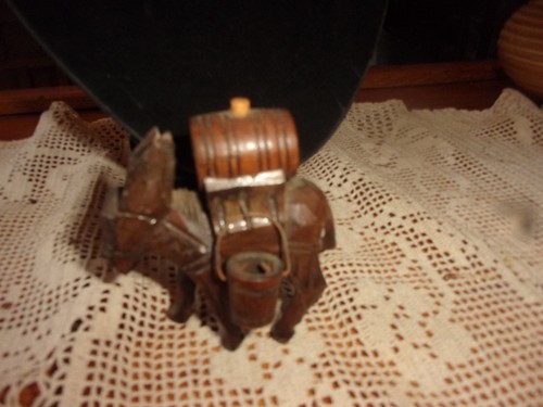 Figurine ane bois - figurine, objet
