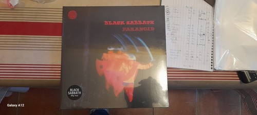 Black sabbath paranoid - black,