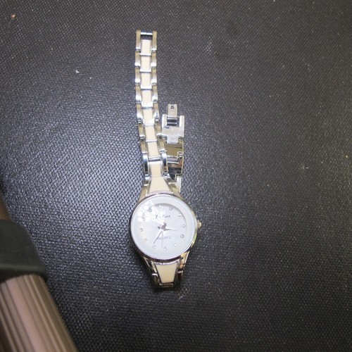 Très jolie montre - de, dame