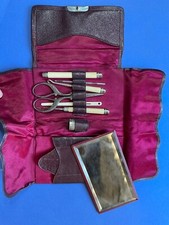 Nécessaire de couture - petit sac cuir- ciseaux, porte-aiguilles, dé, miroir...