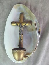 BENITIER in a mother-of-pearl. Antique.