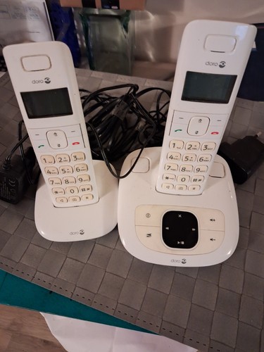 Duo telephones sans - telephones, fil