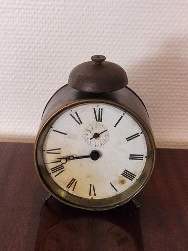 Ancien réveil perfectionné - ancien,