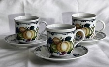 3 TASSES A CAFE PORCELAINE