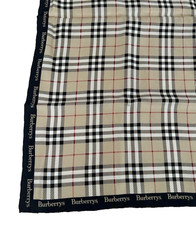 Foulard Burberrys soie 100 %