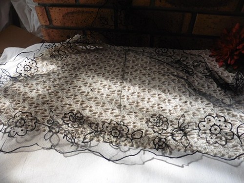 Ancienne mantille voile motif - mantille,
