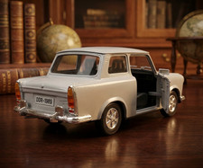 Modèle réduit de Trabant 11