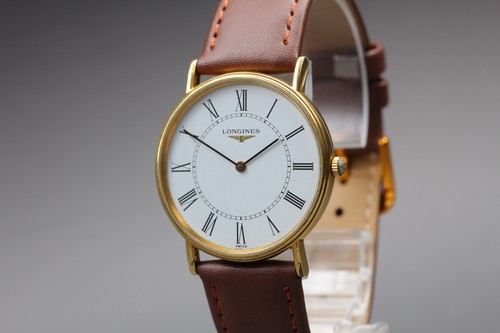 Presque comme neuve montre - [presque, neuve]
