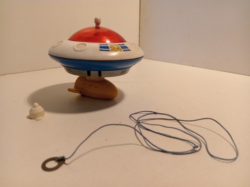 Tomy soucoupe volante - p,