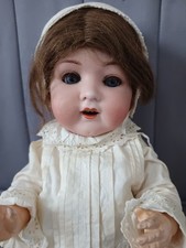 Beau bébé caractère tête