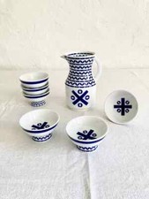 Ensemble de six coupes et