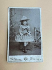 ANCIENNE PHOTOGRAPHIE CDV O.BEVIERRE A CHARLEROI JEUNE FILLETTE ROBE ET CHAPEAU