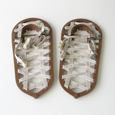 Paire de raquettes à neige Métal vintage  Sangles Blanches Made in France Savoie