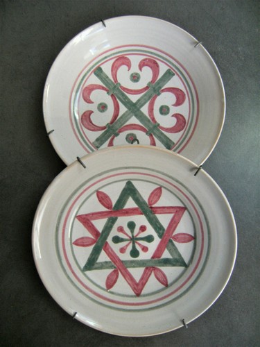 Assiettes anciennes signées