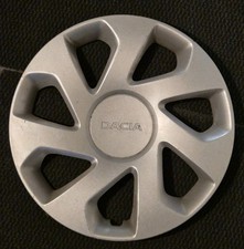 Un Enjoliveur Dacia Logan 15