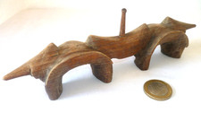 ANCIEN JOUG DE BOEUF MINIATURE EN BOIS SCULPTÉ