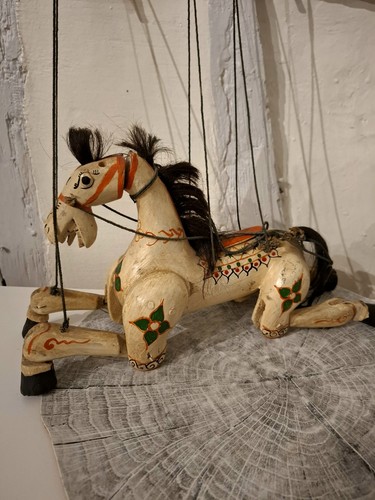 Ancienne marionnette cheval - ancienne,