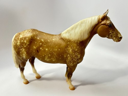Breyer horse dappled palomino - breyer,