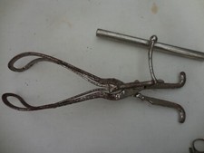 Matériel médical 2 ancien forceps vintage