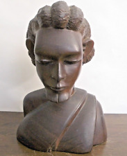 BUSTE D HOMME  EN BOIS DE WENGE BRUN FONCE LE VISAGE EST D UNE GRANDE FINESSE