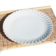 Plat rond blanc en porcelaine