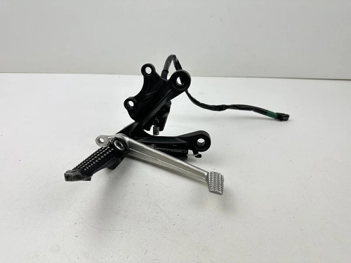Platine repose pied droite - pied,