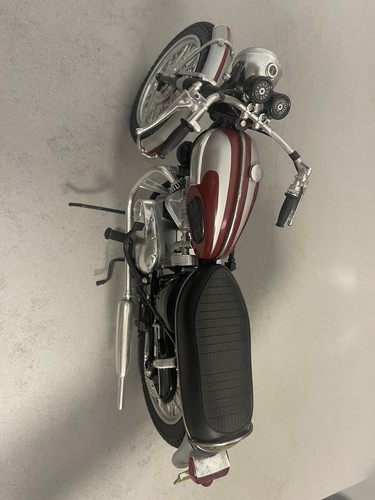 Triumph moto miniature - , modèle