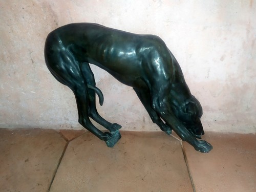 Grand levrier buvant bronze - levrier,