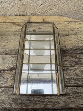 Vitrine en verre et laiton