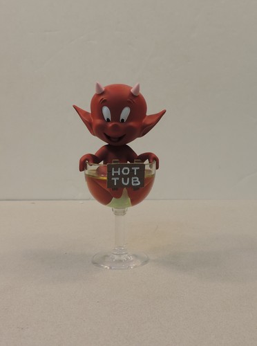 Hot stuff coupe figurine - coupe,