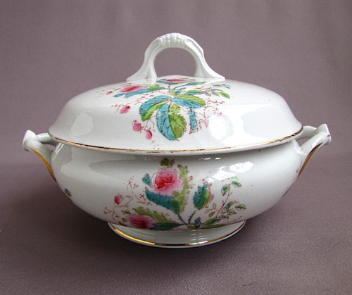 Ancienne soupière 1920 - , en