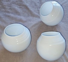 3 globes diffuseurs vintages