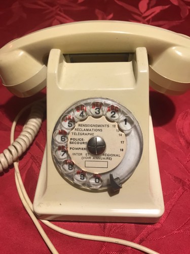Téléphone vintage bakélite