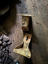 Land Rover Defender Gearbox. LT77Mounting Bracket Nrc 5742 Nrc5743