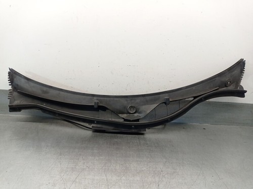 A1708310144 moulure