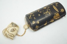 Inro japonaise avec netsuke et