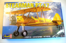 KIT  REVELL  STEARMAN PT-17