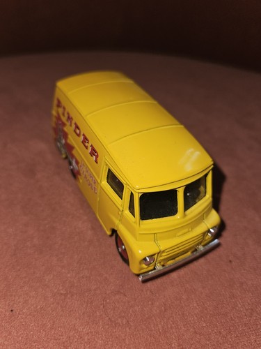 Corgi pinder morris 150 - morris, van
