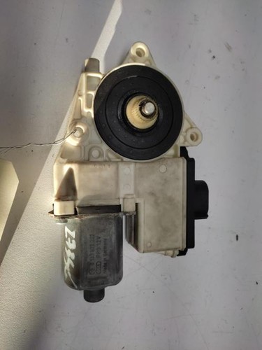 Moteur leve vitre avant droit