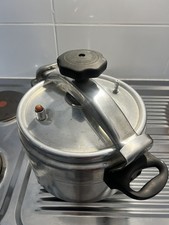 ANCIENNE COCOTTE MINUTE