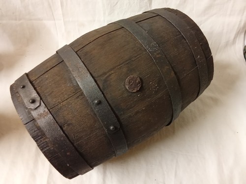 Ancien petit tonneau vin - ancien,