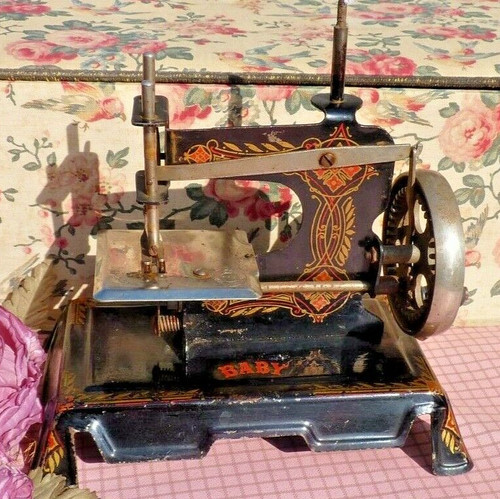 Ancienne machine coudre - ancienne, à