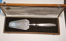 Pelle à tarte en Métal Argenté dans son étui