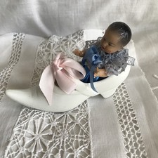 Poupée Ancienne Dans Son