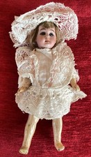 ANCIENNE POUPÉE MIGNONETTE