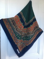 GRAND CHALE EN LAINE